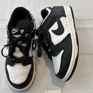 Nike Kids Black & White Low-Top Sneakers
